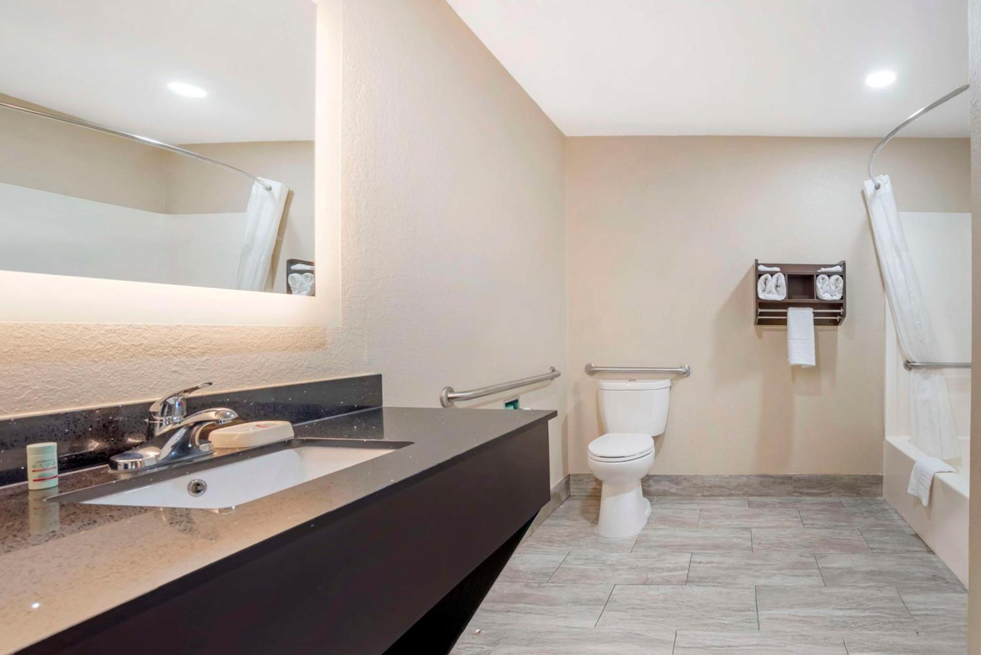 Best Western Gardendale Екстериор снимка